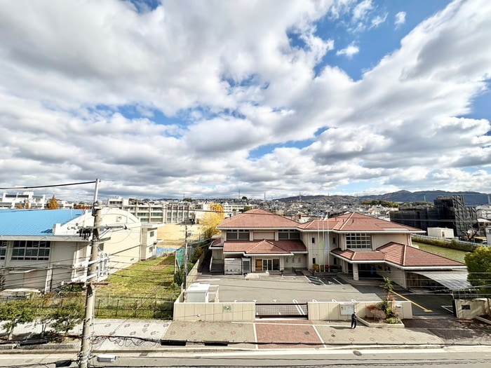 物件内観写真20　(室内からの展望)