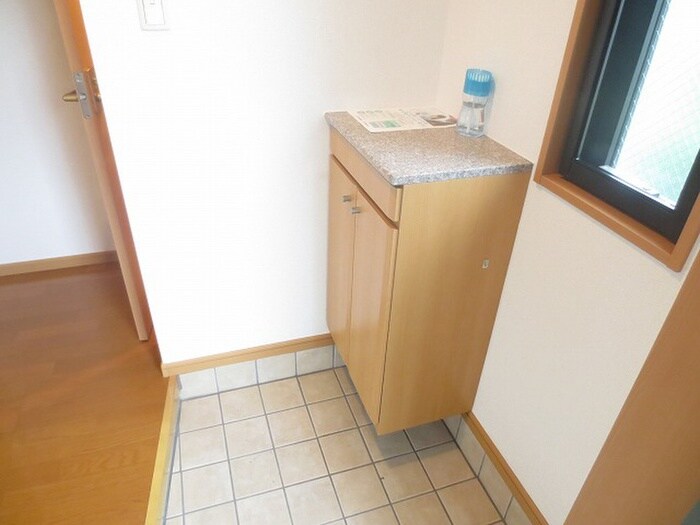 物件内観写真15　(玄関)