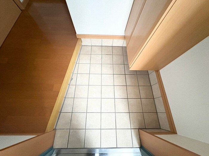 物件内観写真16　(玄関)