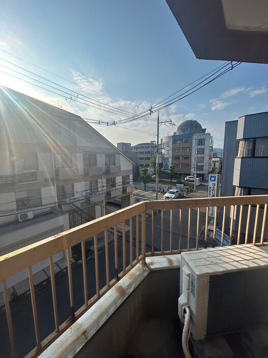 物件内観写真8　(室内からの展望)