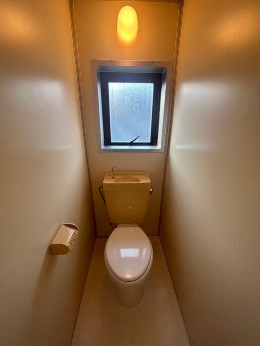 物件内観写真16　(トイレ)