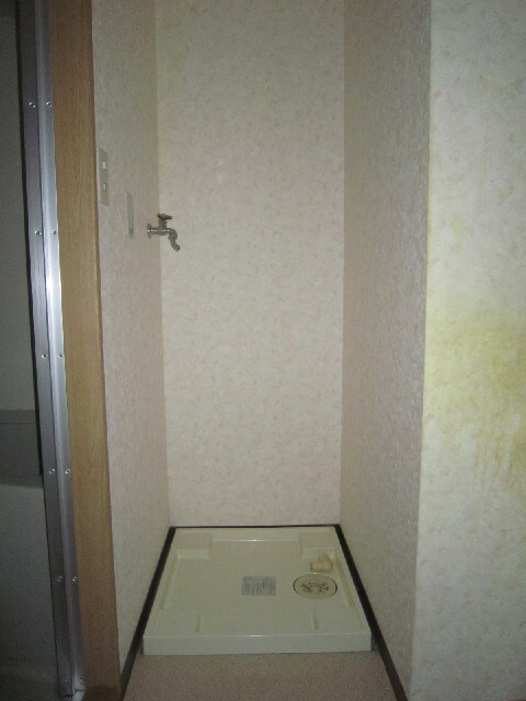 物件内観写真11　(洗濯機置場)