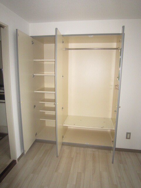 物件内観写真8　(収納)