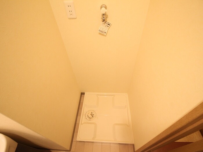 物件内観写真11　(洗濯機置場)