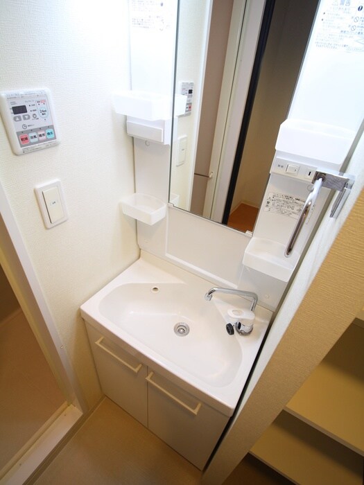 物件内観写真9　(洗面)