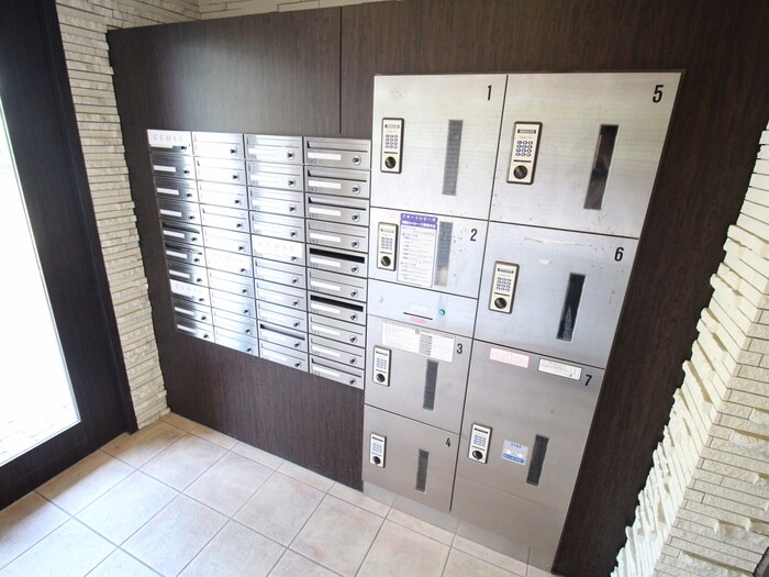 物件外観写真6　(建物設備)