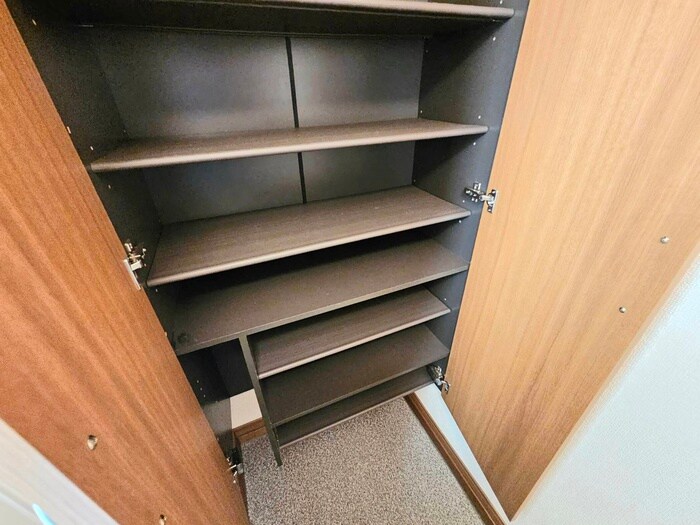 物件内観写真18　(靴箱)