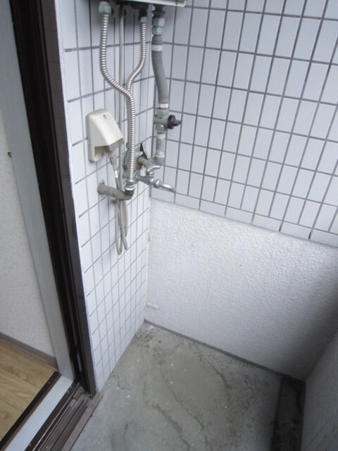 物件内観写真12　(洗濯機置場)