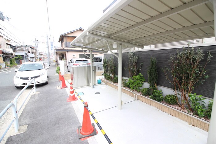 物件外観写真4　(駐輪場)