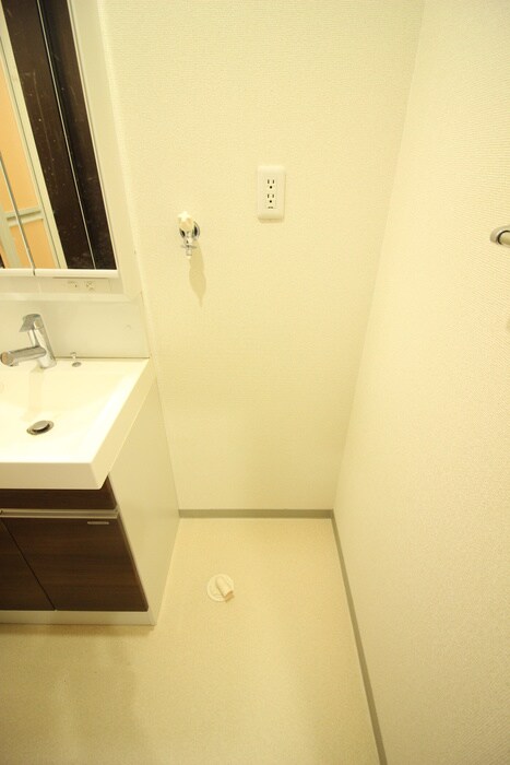 物件内観写真12　(洗濯機置場)