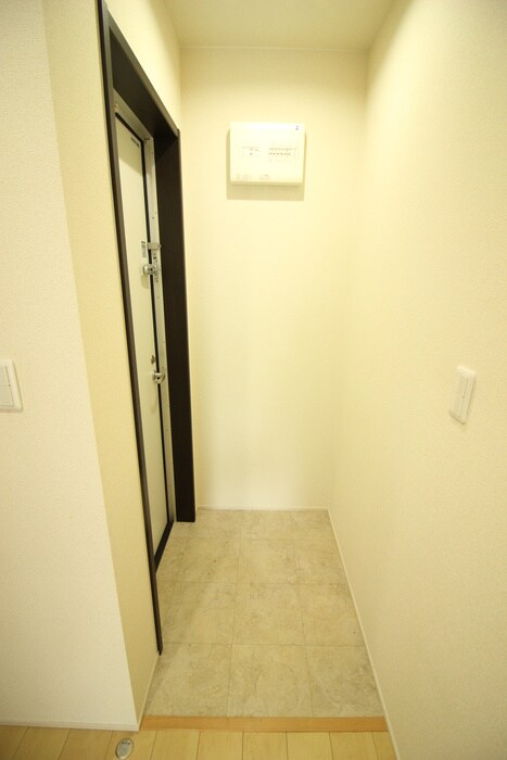 物件内観写真19　(玄関)