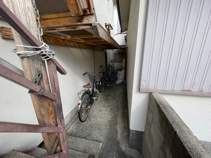 物件外観写真5　(駐輪場)