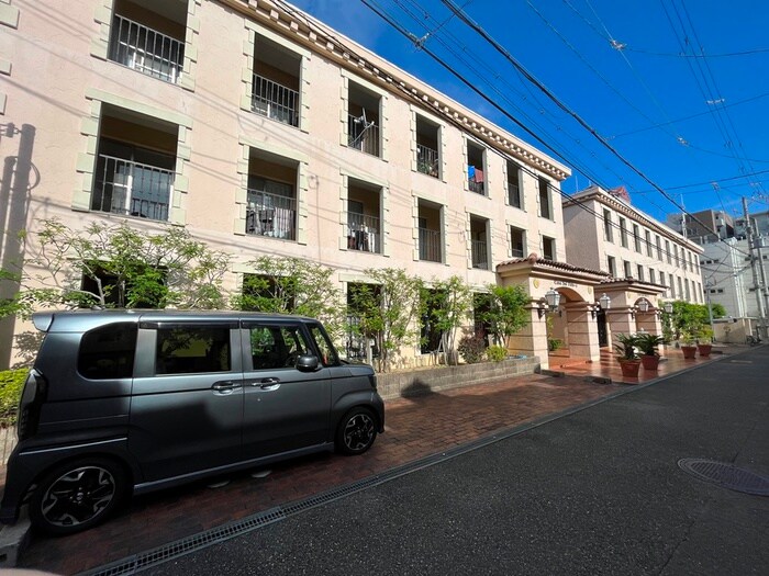 物件外観写真5　(駐車場)