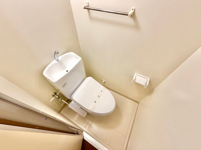 物件内観写真14　(トイレ)