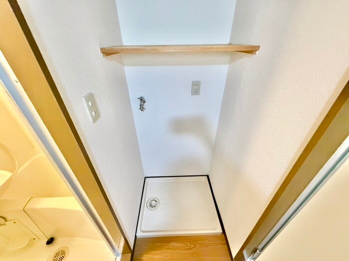 物件内観写真15　(洗濯機置場)