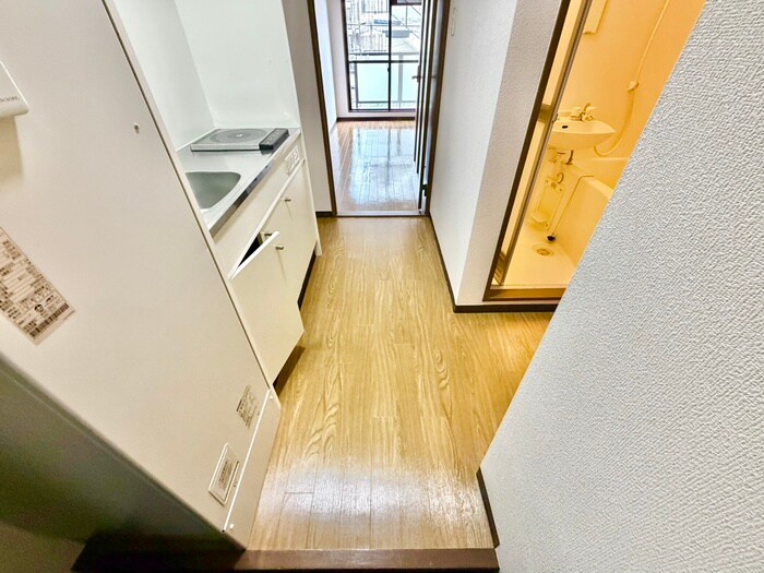 物件内観写真18　(廊下)