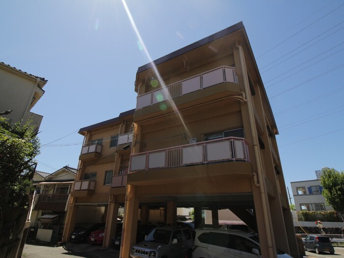 物件外観写真2　(駐車場)