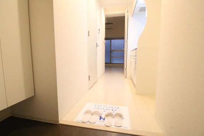 物件内観写真7　(玄関)