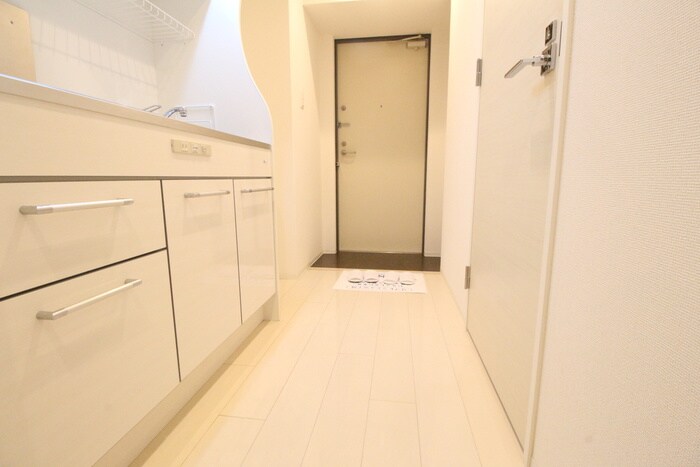 物件内観写真18　(廊下)