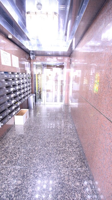 物件外観写真5　(エントランス部分)