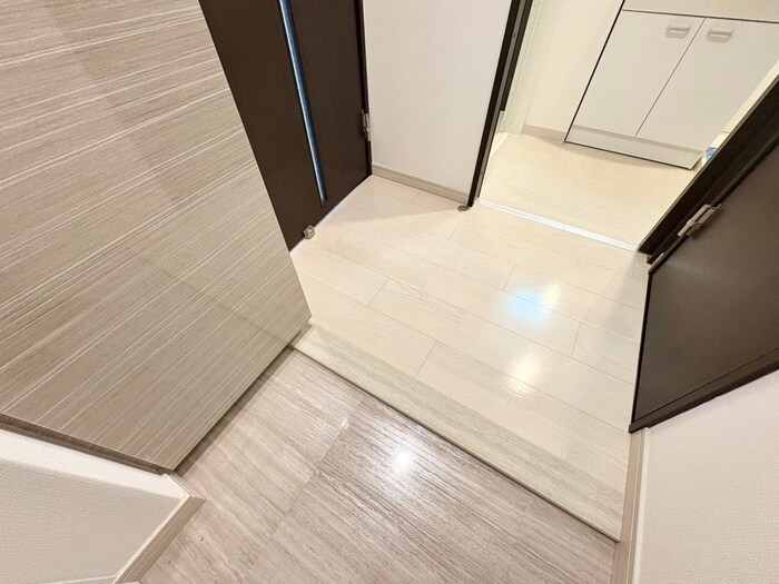 物件内観写真7　(玄関)