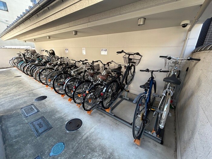 物件外観写真3　(駐輪場)