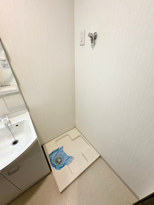 物件内観写真14　(洗濯機置場)