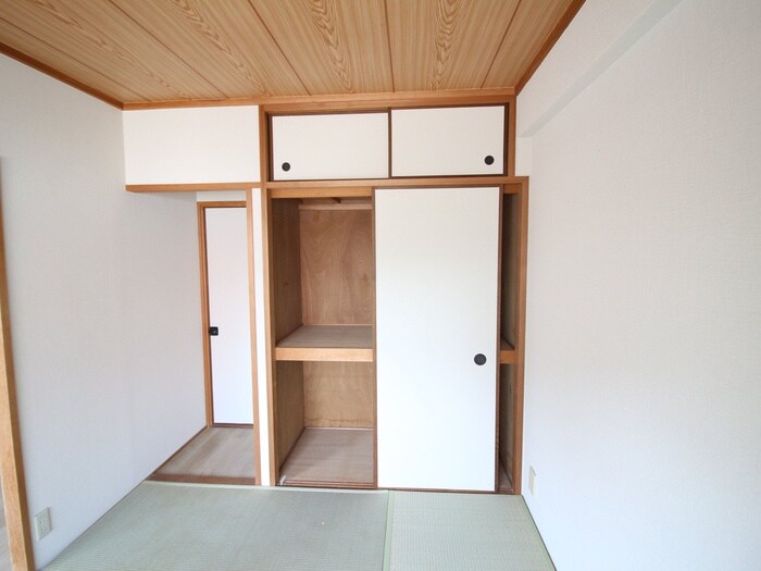 物件内観写真16　(収納)