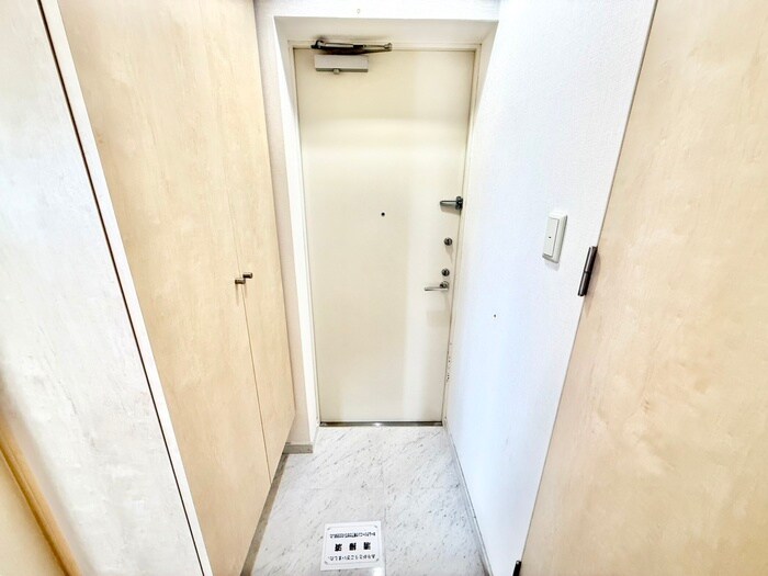 物件内観写真17　(玄関)
