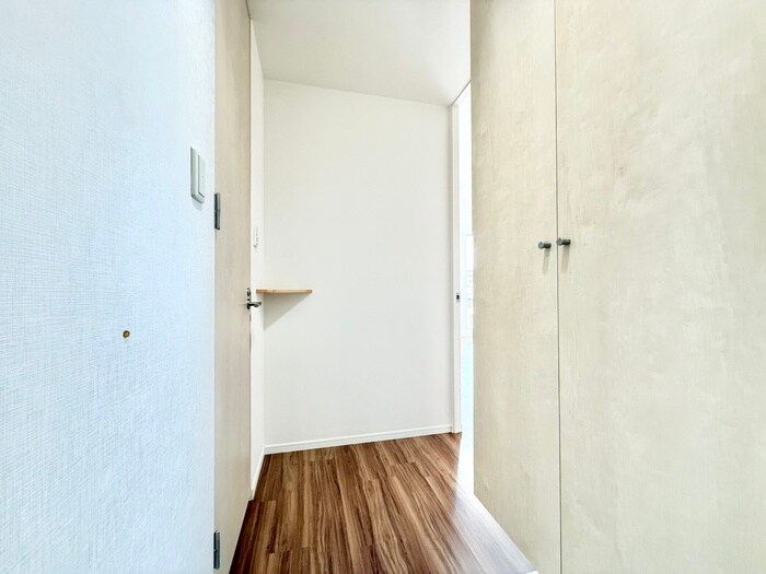 物件内観写真18　(廊下)