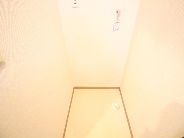 物件内観写真13　(洗濯機置場)