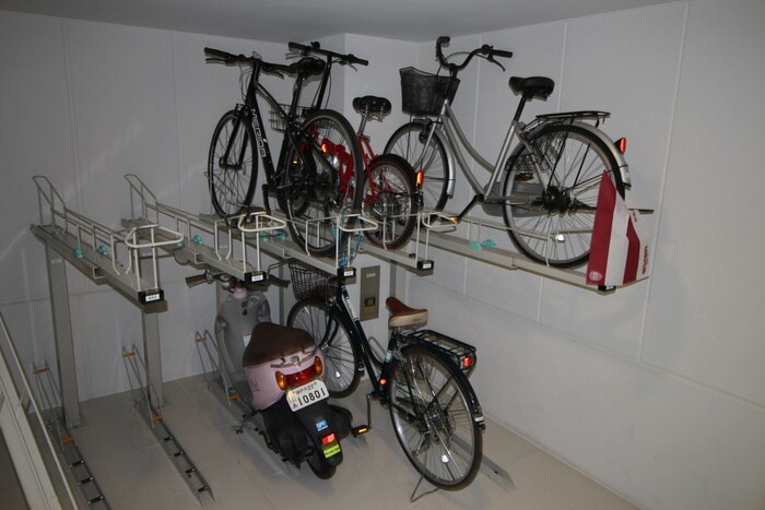 物件外観写真5　(駐輪場)