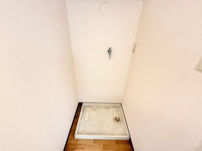 物件内観写真15　(洗濯機置場)
