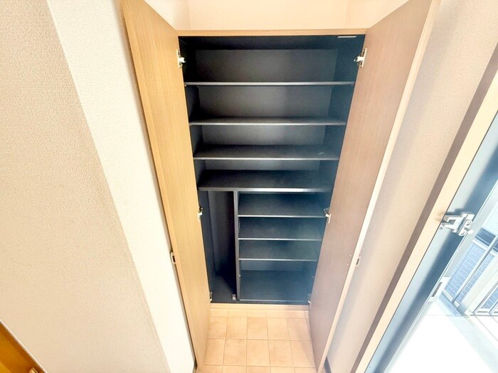 物件内観写真18　(靴箱)