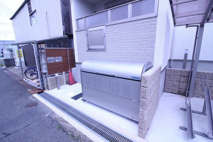 物件外観写真4　(建物設備)