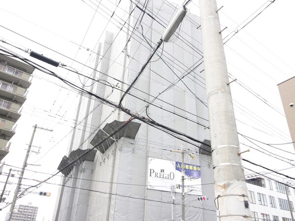 建築中