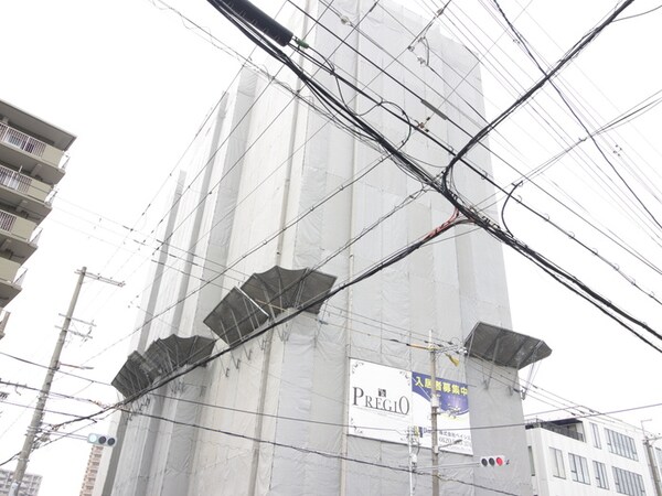 建築中
