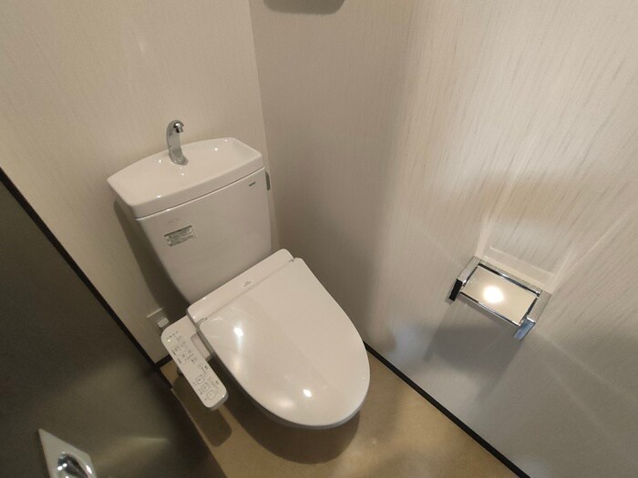 物件内観写真13　(トイレ)