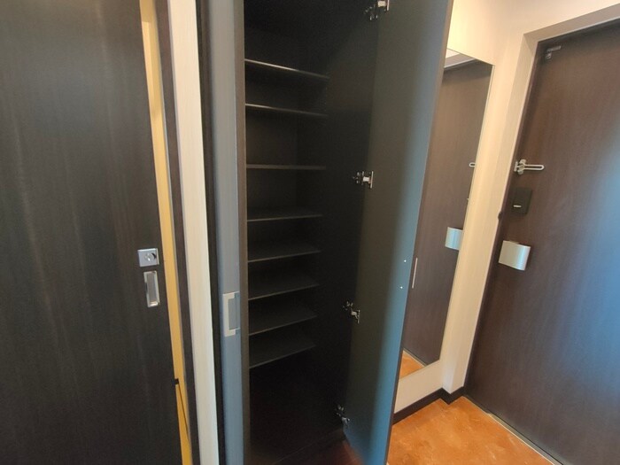 物件内観写真15　(靴箱)