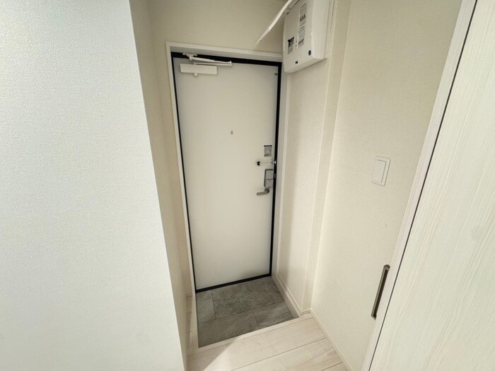 物件内観写真13　(玄関)