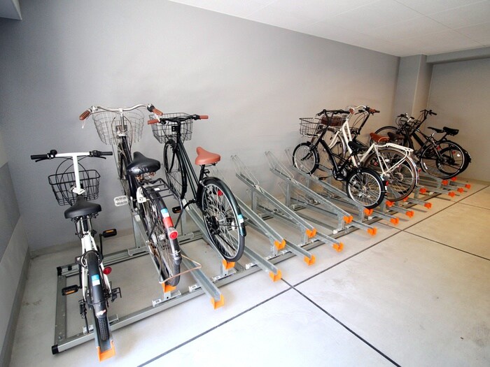 物件外観写真4　(駐輪場)