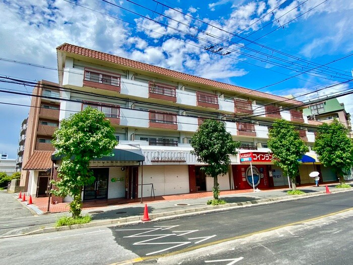 シャンポ－ル小山の物件外観写真