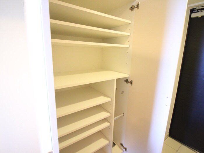 物件内観写真15　(靴箱)