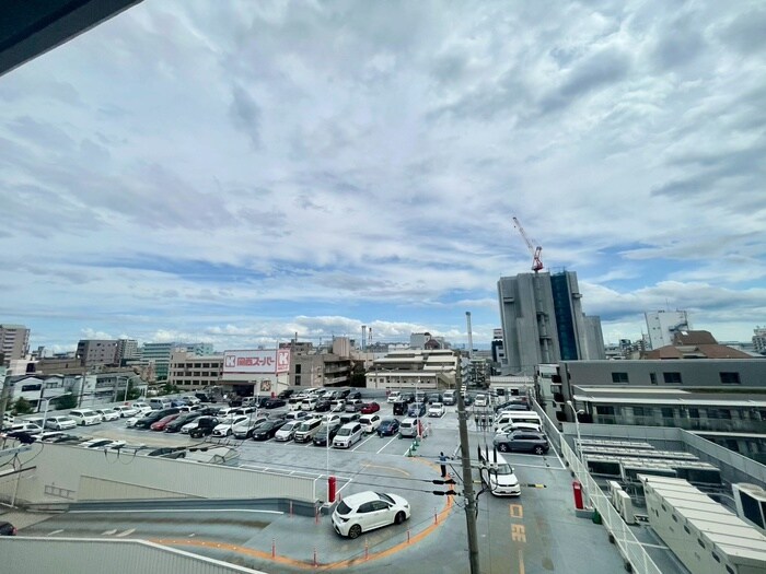 物件内観写真16　(室内からの展望)