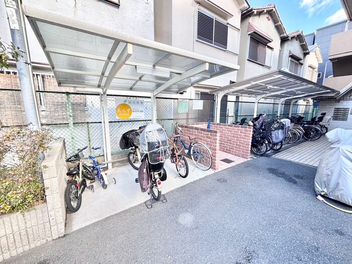 物件外観写真2　(駐輪場)