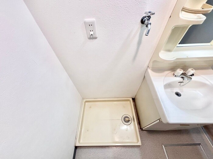 物件内観写真15　(洗濯機置場)