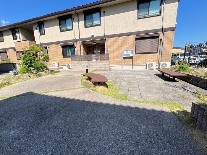 物件外観写真2　(その他)