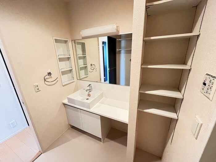 物件内観写真10　(洗面)