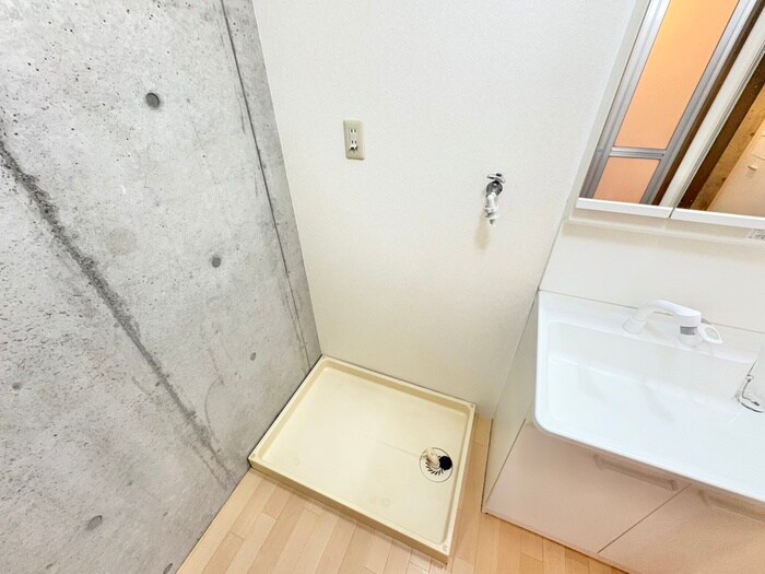 物件内観写真13　(洗濯機置場)