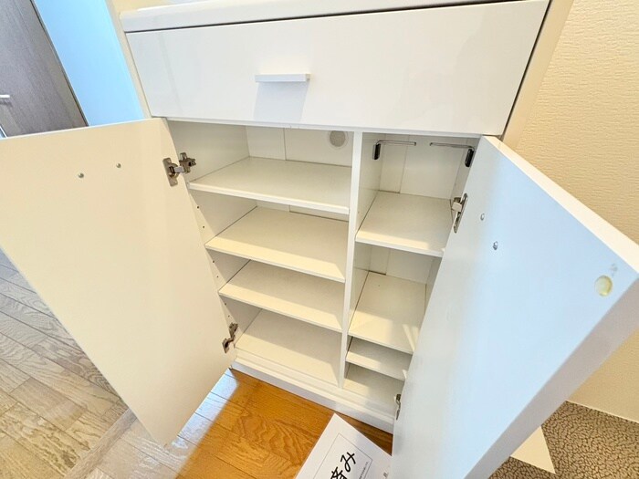 物件内観写真15　(靴箱)